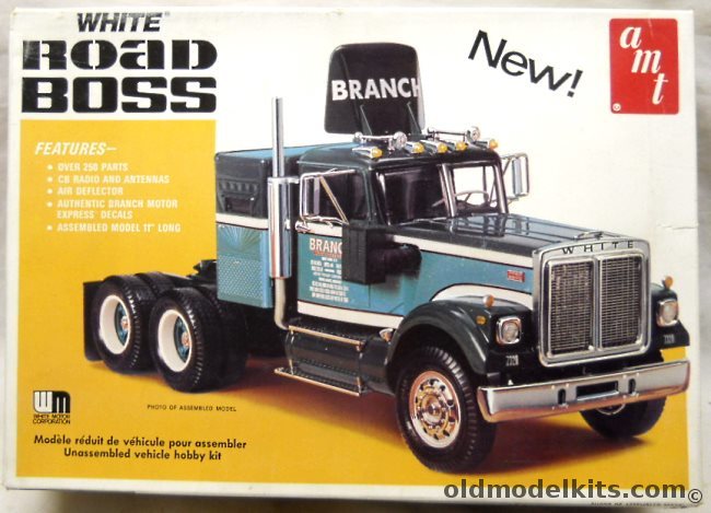 AMT 1/25 White Road Boss Semi Truck, T542 plastic model kit